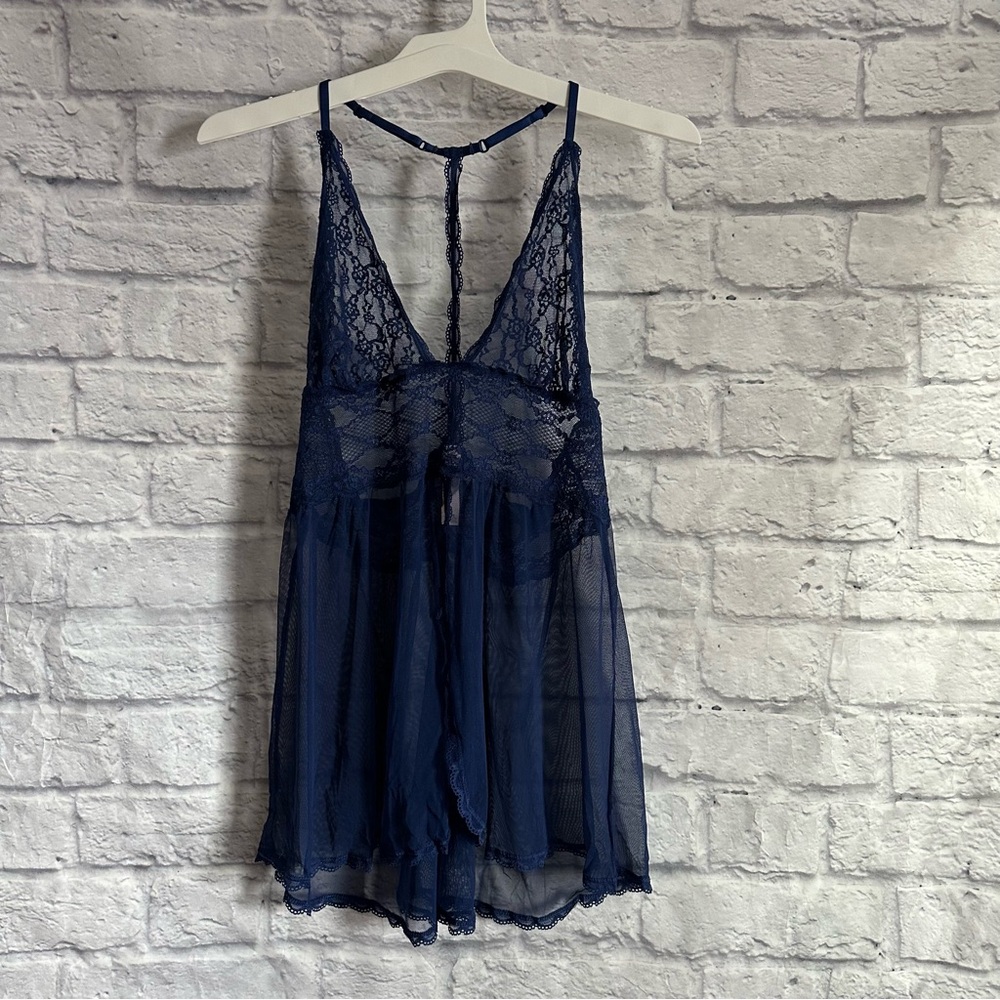 PREOWNED VICTORIAS SECRET BLUE RACERBACK LINGERIE LACE TOP SIZE XL